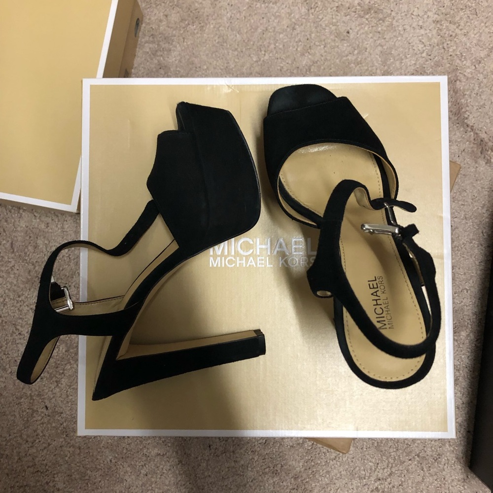 Michael Kors size 6.5.